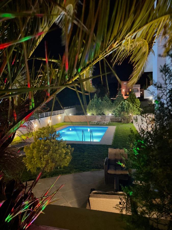 Rose Ground Floor - Private Swimming Pool Garden Vila