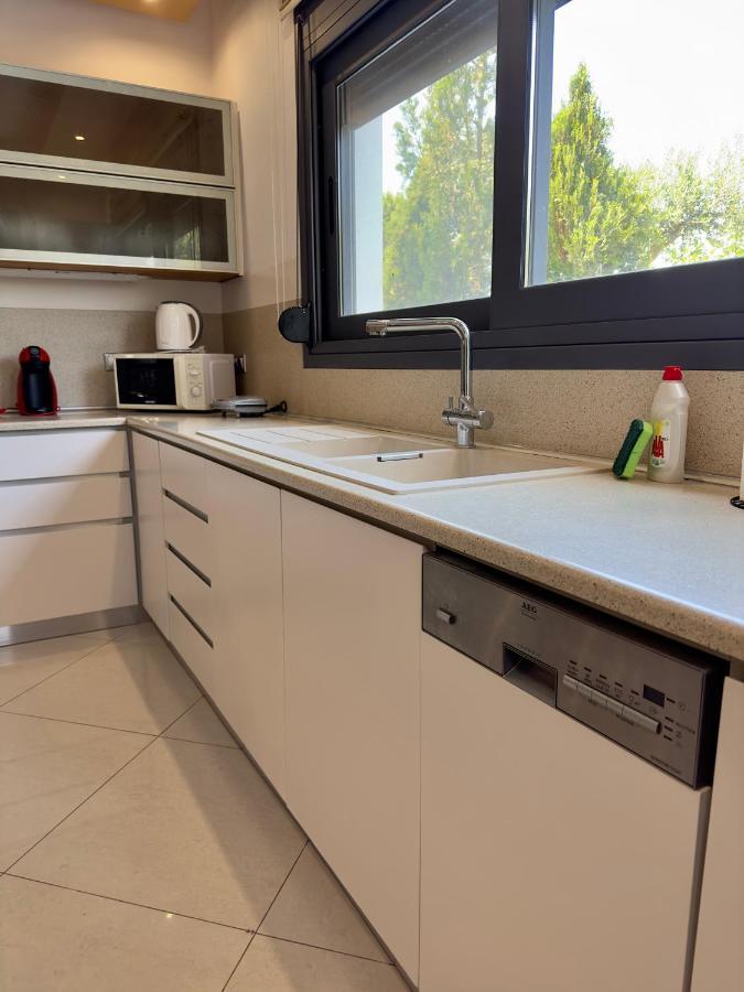 Rose Ground Floor - Private Swimming Pool Garden Vila *