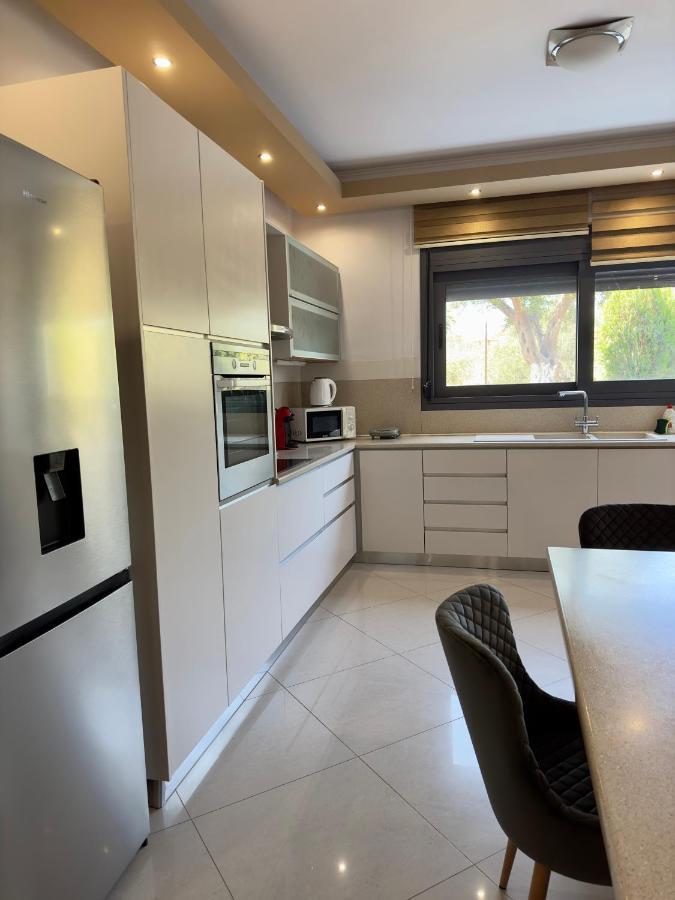 Rose Ground Floor - Private Swimming Pool Garden Vila *