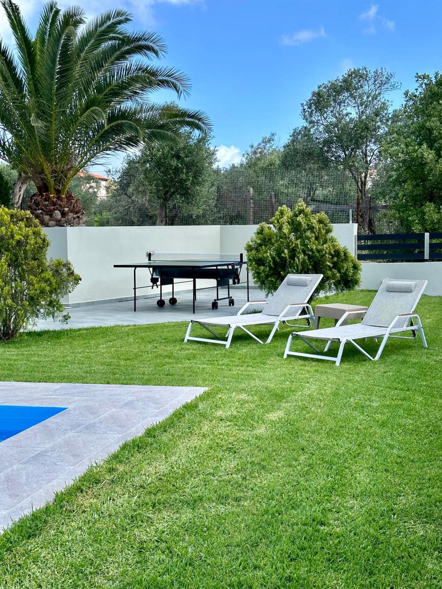 Rose Ground Floor - Private Swimming Pool Garden Vila